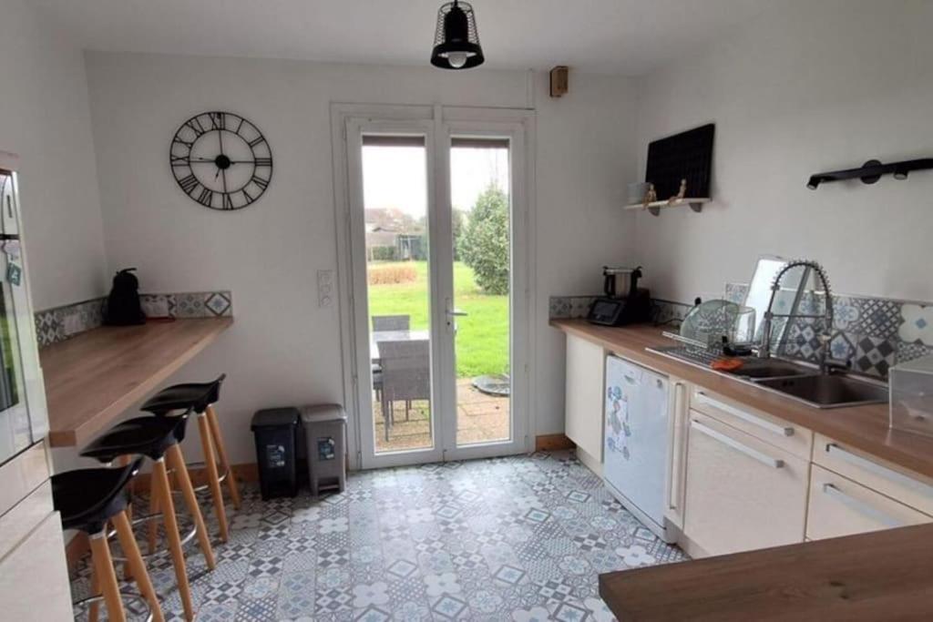 Charmante Maison De Ville Climatisee Avec Wifi Saint-Yrieix-la-Perche Luaran gambar