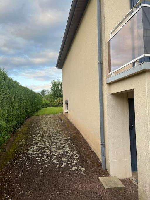 Charmante Maison De Ville Climatisee Avec Wifi Saint-Yrieix-la-Perche Luaran gambar